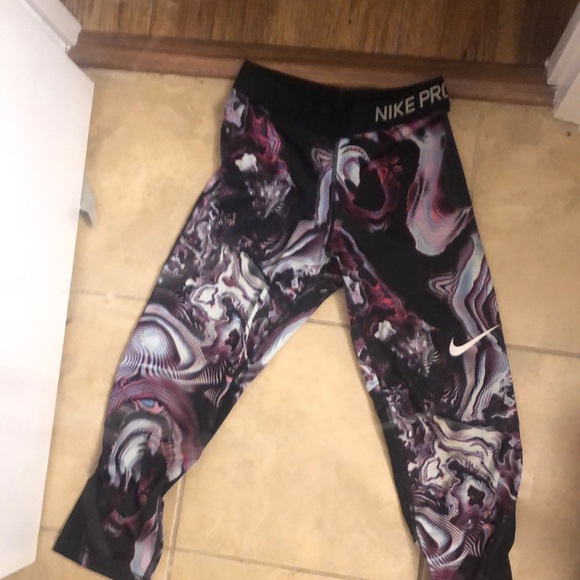 Nike crop leggings never worn - Picture 1 of 3